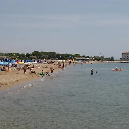 In Portosole E Tamerici Con Piscina-cavallino Treporti Lägenhet *