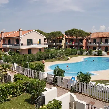 In Portosole E Tamerici Con Piscina-cavallino Treporti